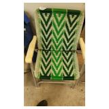FOLDING LAWN CHAIR