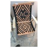 FOLDING LAWN CHAIR