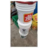 3 pails w/lids