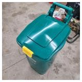 GARBAGE CAN W/WHEELS