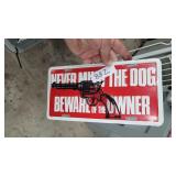 SIGN/LICENSE PLATE