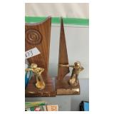 2 TROPHIES