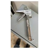 CAULKING GUN