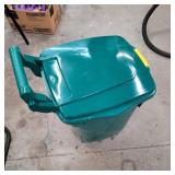 GARBAGE CAN W/WHEELS