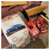 LOT - WASH BRUSHES,ETC