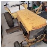 ALLIS CHALMERS LAWN TRACTOR W/ UNDERSLUNG GRADER B