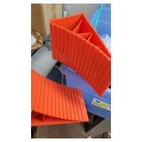 2 RED WHEEL BLOCKS