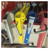4 CAULKING GUNS