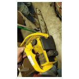 MC CULLOCH MINI MAC 30 CHYAIN SAW - TURNS OVER
