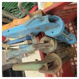 4 CAULKING GUNS