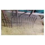 3 GARDEN FORKS