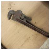 pipe wrench   9'
