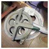 2 aluminum pulleys w/twine