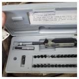 SCREW DRIVER & BIT SET