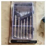 2 PACKAGES SCREW DRIVERS