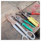 4 TIN SNIPS