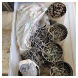 TOTE VARIOUS SIZE NAILS