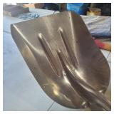 ALUMINUM GRAIN SHOVEL