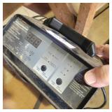 BATTERY CHARGER