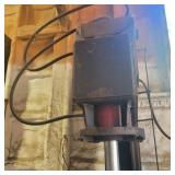 50 TON HYDRAULIC PRESS (220)