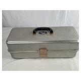 Vintage Aluminum Umco Tacklebox Model 175AS