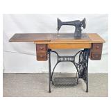 Single Treadle Machine.