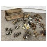 Castors in Canada Dry Crate