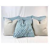 6 Throw Pillows