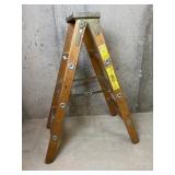 4ft Wooden Step Ladder