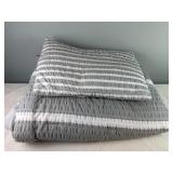 Twin Size Comforter W/Matching Sham.