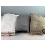 King Size & Twin Comforter/Throw Blankets