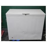 Frigidaire Chest Deep Freezer, WORKS