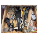 Contents of Drawer Kitchen Utensils *see pics*