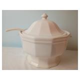 Pfaltzgraff Heritage White Soup Tureen