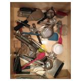 Contents of Drawer Kitchen Utensils *see pics*