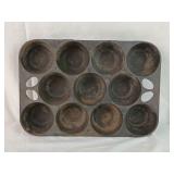 Vintage Griswold No. 10 Muffin Pan
