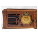 Vtg. 1938 TRUETONE D724 Tube Radio