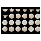 Wedgwood Cavendish R4680 23-Piece English Bone Chi