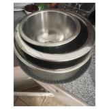Metal Bowls and Bakeware