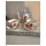 Tea Pot with 2 Cups and Saucers