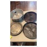 4 PIeces of Bakeware