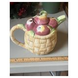 Basket of Apples Tea Pot