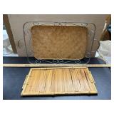 2 Trays