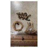 Lot of Vintage Brooches