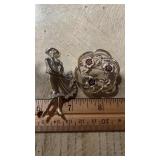 Lot of 2 Brooches