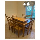 Dining Room Table and 6 Chairs w/ extra leaf