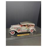 Signature Models 1:18 Scale 1931 Peerless   Die-Ca