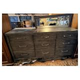 Dresser w/mirror