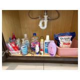 Assorted Bathroom Items