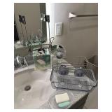 Assorted Bathroom Items